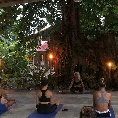 Jaco Inn Экстерьер фото